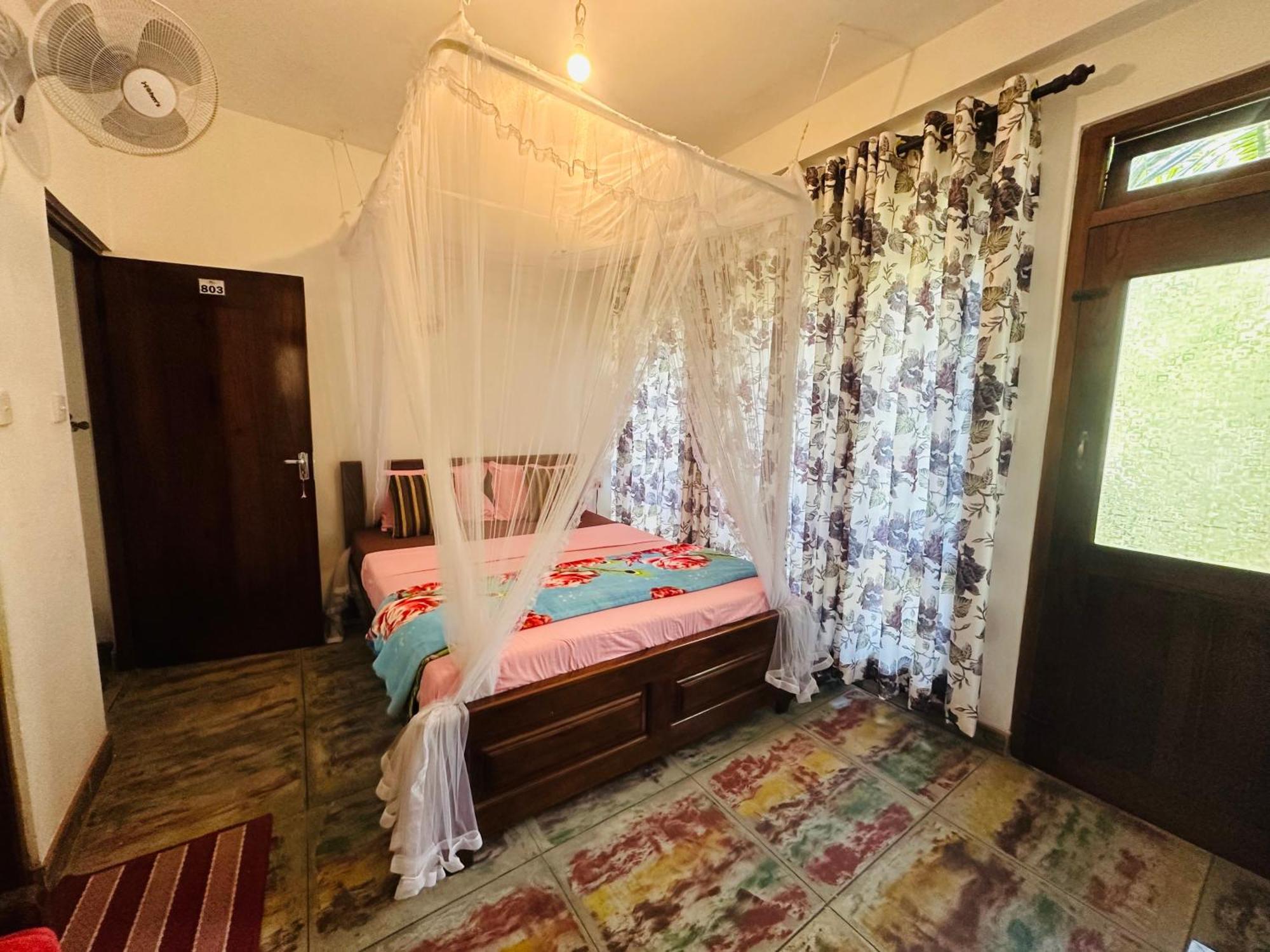River Splendour Home Stay Элла Экстерьер фото